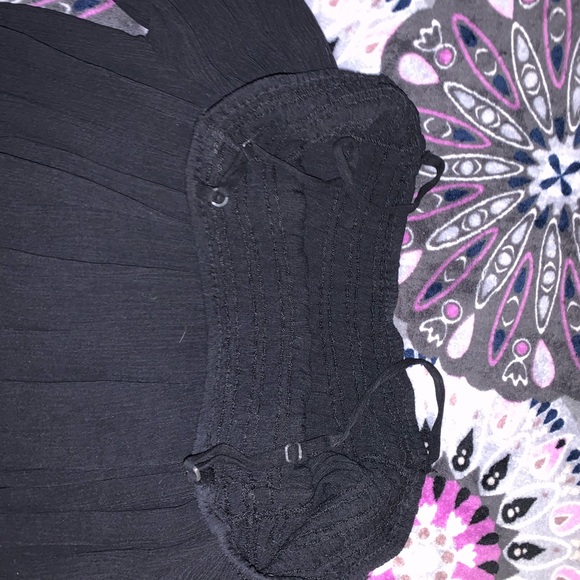 Black off the shoulder shirt - Picture 3 of 3